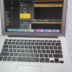 Macbook Pro Music & Video Studio
