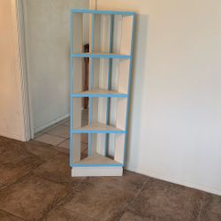 Corner shelf unit