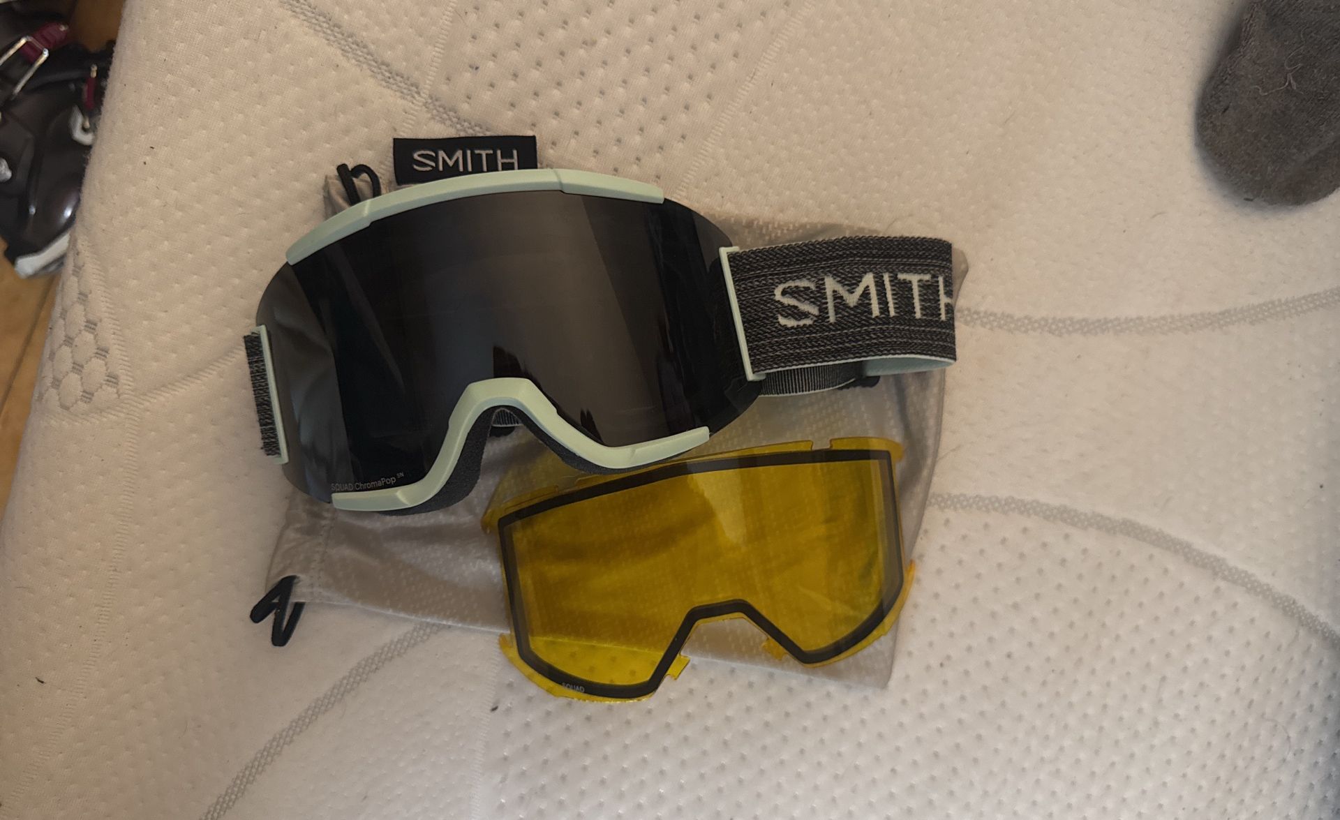 Brand New Smith Squad Mag Googles With 2 Chroma pop Lenses Worth 250 Alone