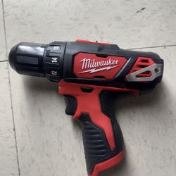Milwaukee M12 12V Lithium-Ion Cordless 3/8 in. Drill/Driver Kit 