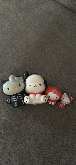 Hello kitty figure