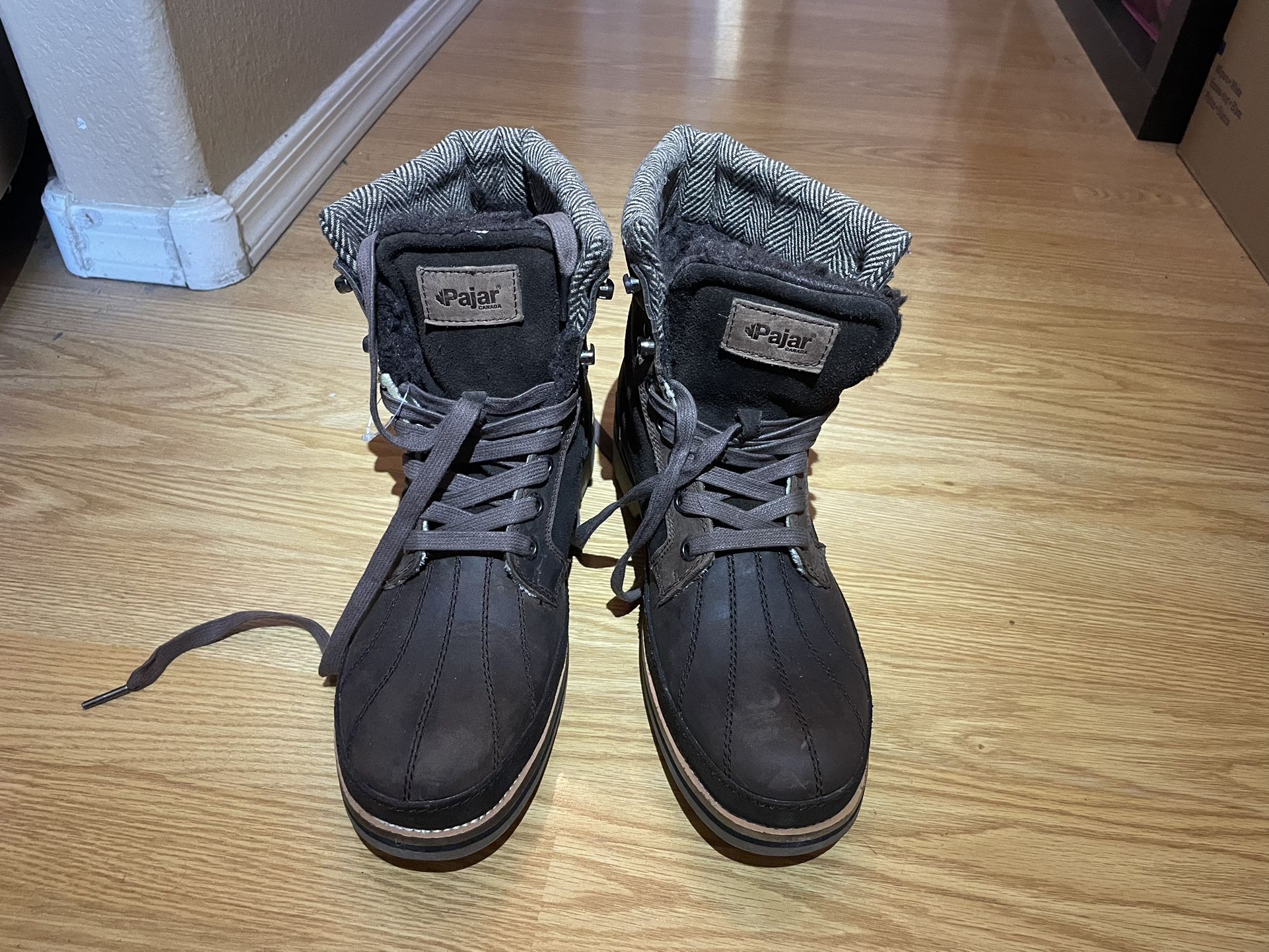 New! Women’s Pajar Canada Hiking Snow Boots size 10-10 1/2 Leather