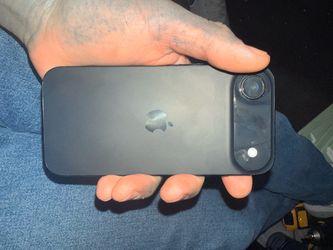 iPhone 17 air Att locked 256g