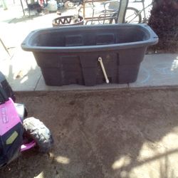 Toter Water Trough 110 Gal