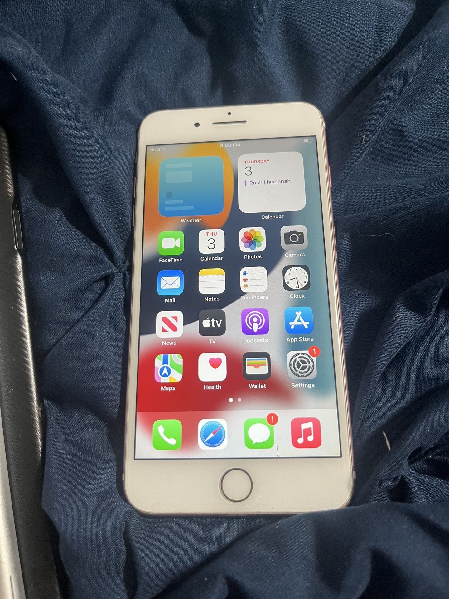 iPhone 7 Plus Works Great Nothing Wrong With It