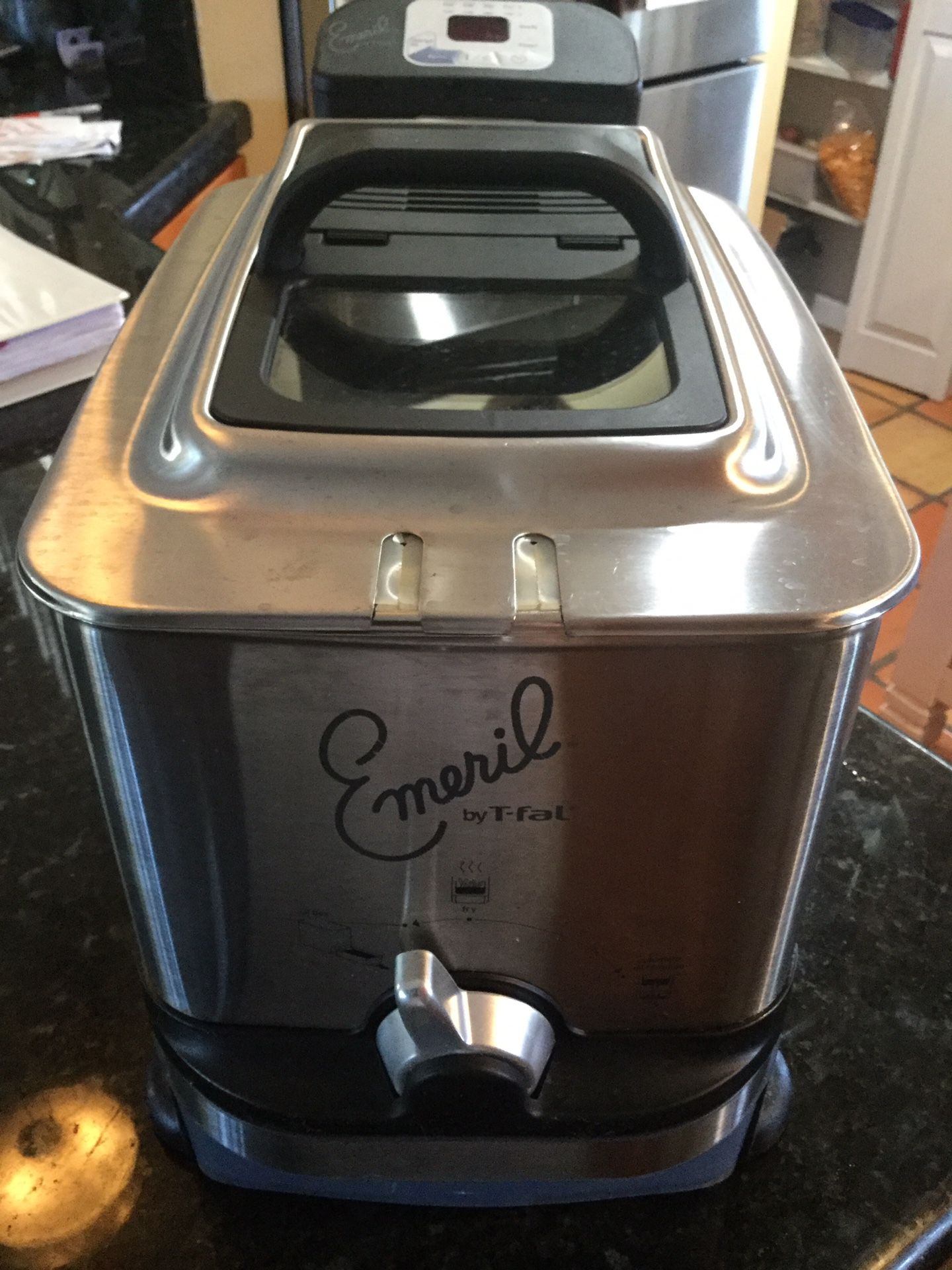 Emerilware Deep Fryer By TFal for Sale in Miramar, FL OfferUp