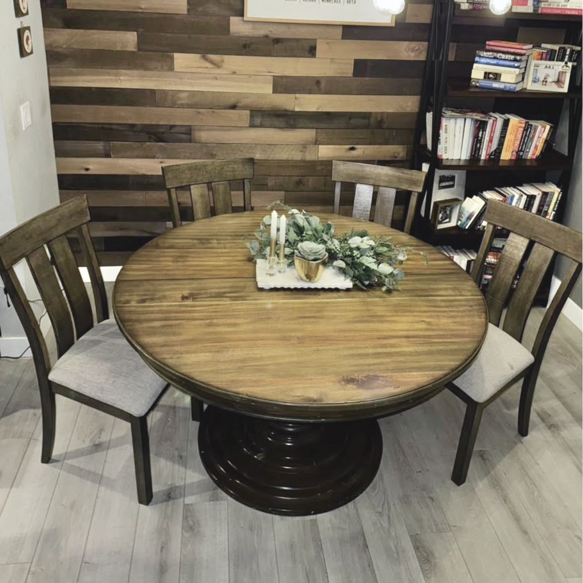 Round Solid Oak Dining Table +4 Upholstered Chairs