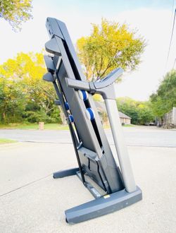Proform 790T Treadmill With Power Incline for Sale in Arlington