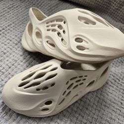 Adidas Yeezy Foam RNR Sand FY4567 US Men’s Size 10