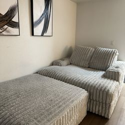 Oversized chaise 