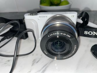 Sony Alpha NEX-3N Mirrorless Camera + 16-50mm OSS Lens – White – Lightly Tested