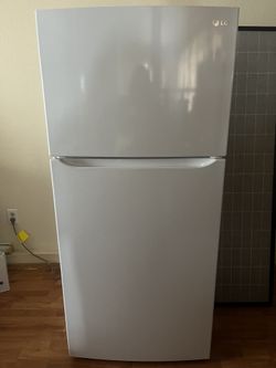 LG 20 .2 Cubit Feet Top Freezer Refrigerator