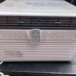 Midea 8000 BTU A/C Window Unit