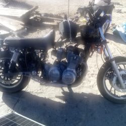 Yamaha 1100 Street Bike I'll Trade Make An Offer 