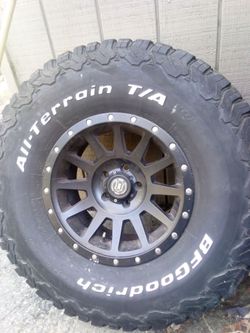 Bfgoodrich Baja champion spare tire 37 x 12.50r17 lt 124r