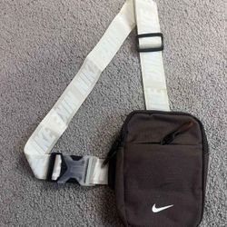 Nike Crossbody Shoulder Travel Bag 5x7