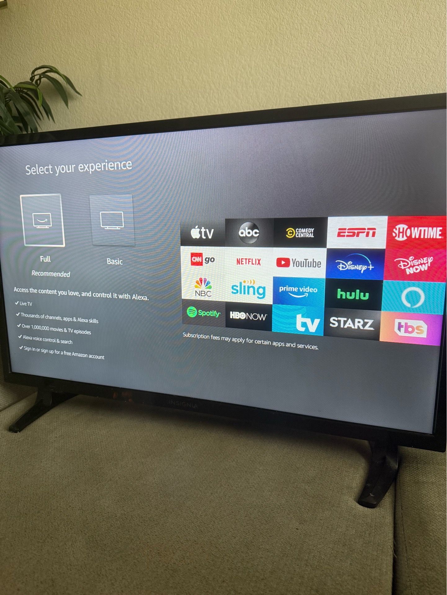 32 inch insignia TV $20