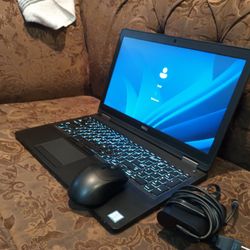 Laptop Dell Latitude E5570-core i5-12gb Ram-250gb HD SSD Solid- Go-od For Stud-ents Bue-na-para Estu-diantes.