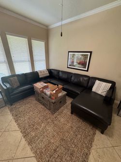 Leather couch, excellent condition