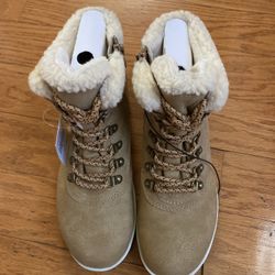 NWT Jsport Ladies Boots Size 7