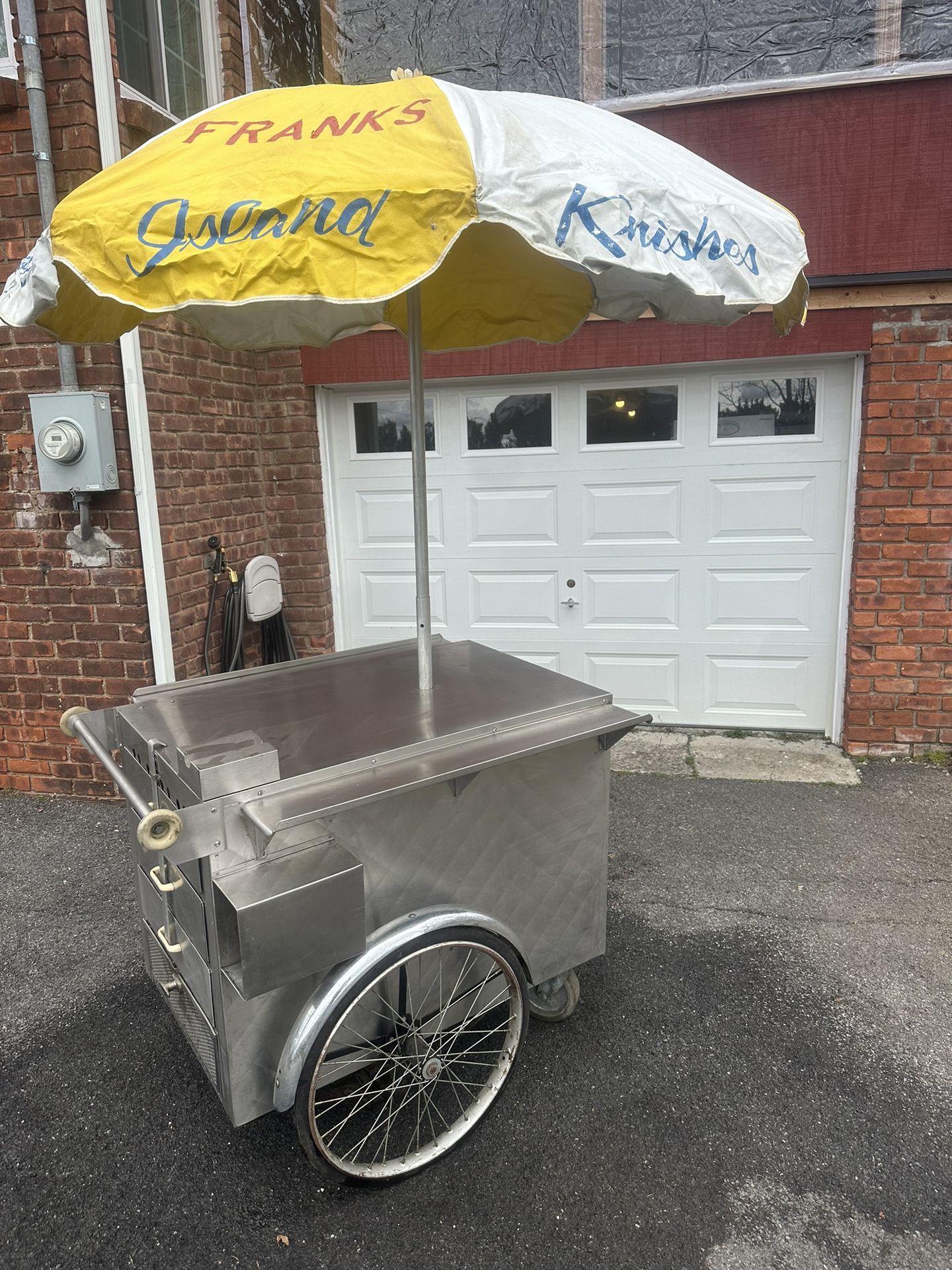 Food Cart , Hot Dog , Pretzel , Kinish