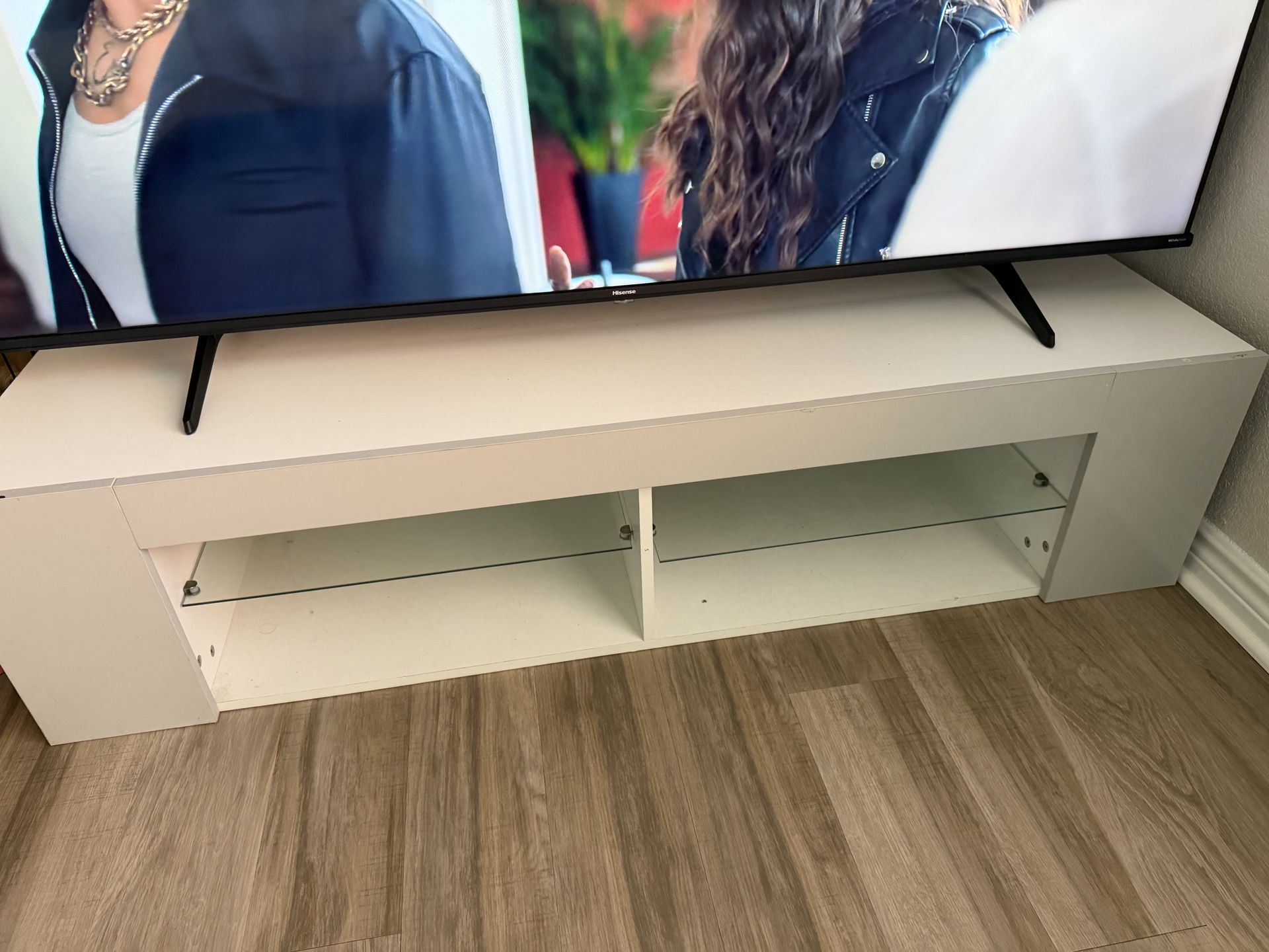 Tv stand for 65 inch