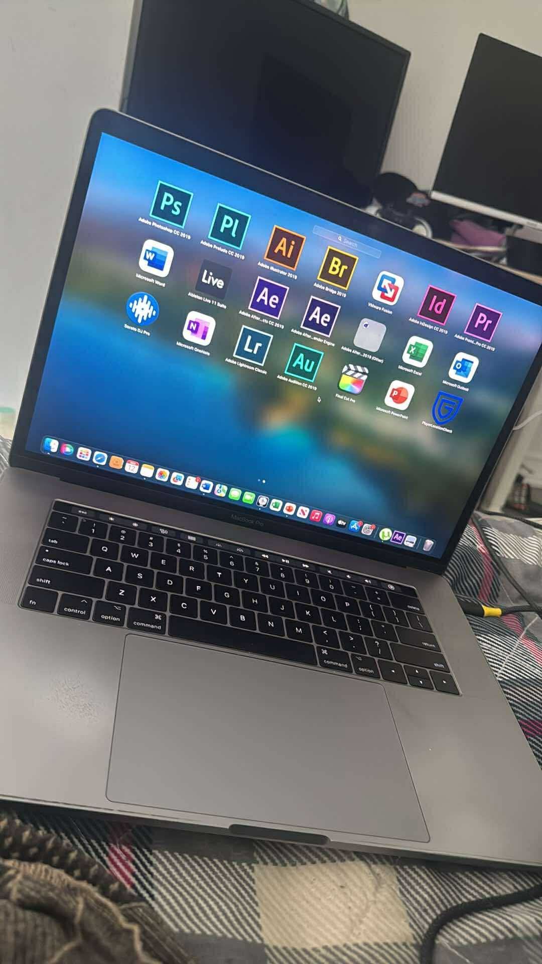 MacBook Pro 15”