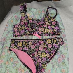 Bundle of Girls swim wear sz 8