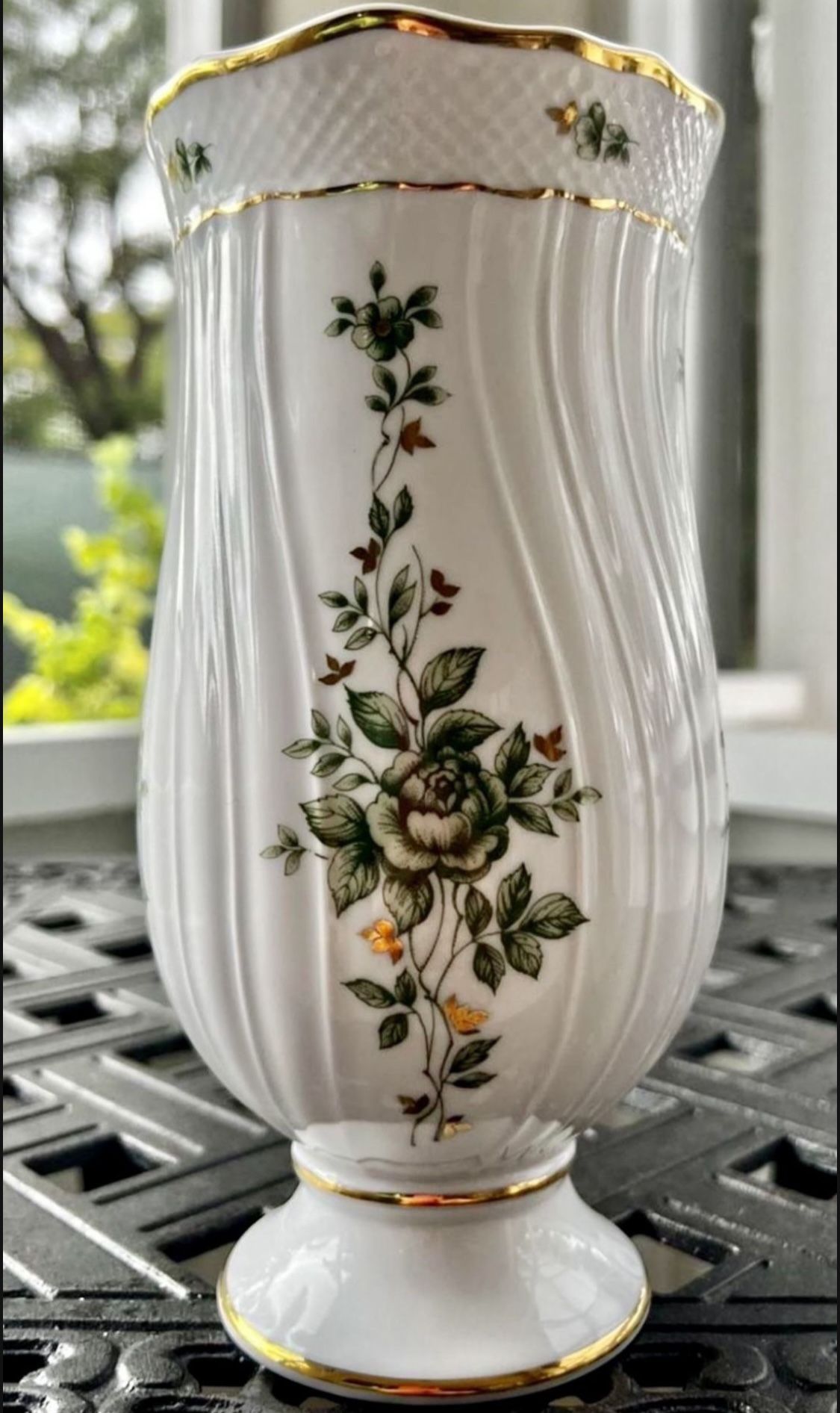 Vintage Hollohaza 1777 Hungary vase porcelain green flowers gold trim In excellent condition Marked RARE Approx 8.5” H x 4.5” W