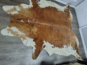 Alfombra de Piel de Vaca Genuina XL - Colección Surya Duke (8.3 pies) - Excelente estado