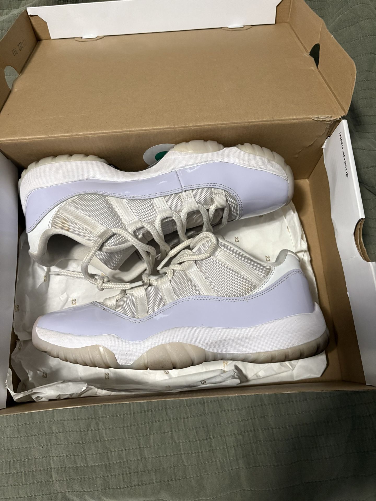 Jordan 11s Low 