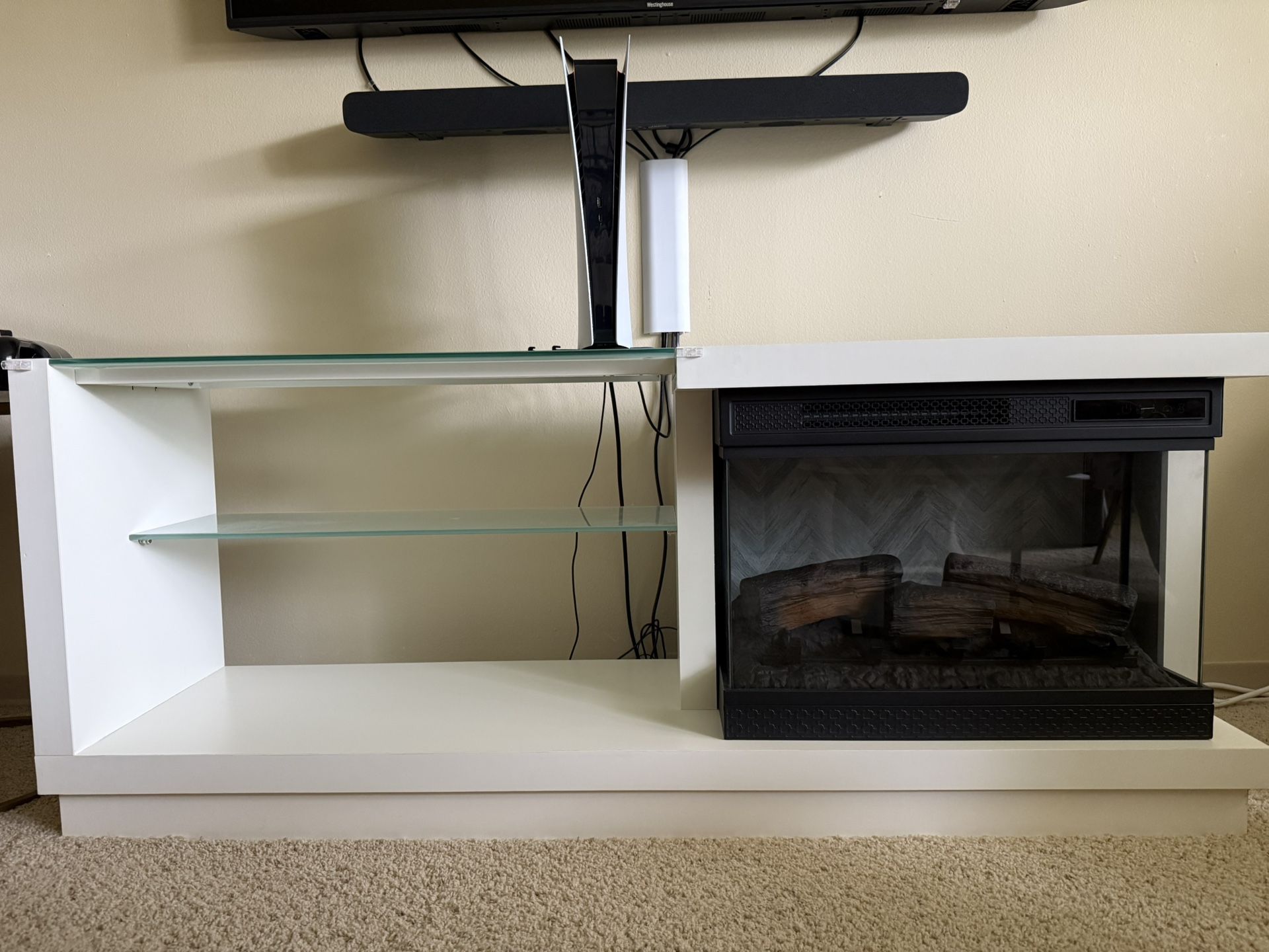 Ladores TV Stand