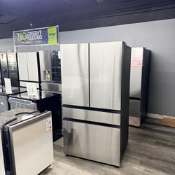 🔥SAMSUNG STAINLESS STEEL BESPOKE 4-DOOR REFRIGERATOR WITH BEVERAGE CENTER AND ICE MAKER🔥