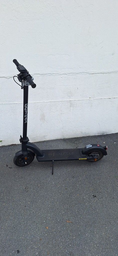 GOTRAX Tour XP Electric Scooter - Black