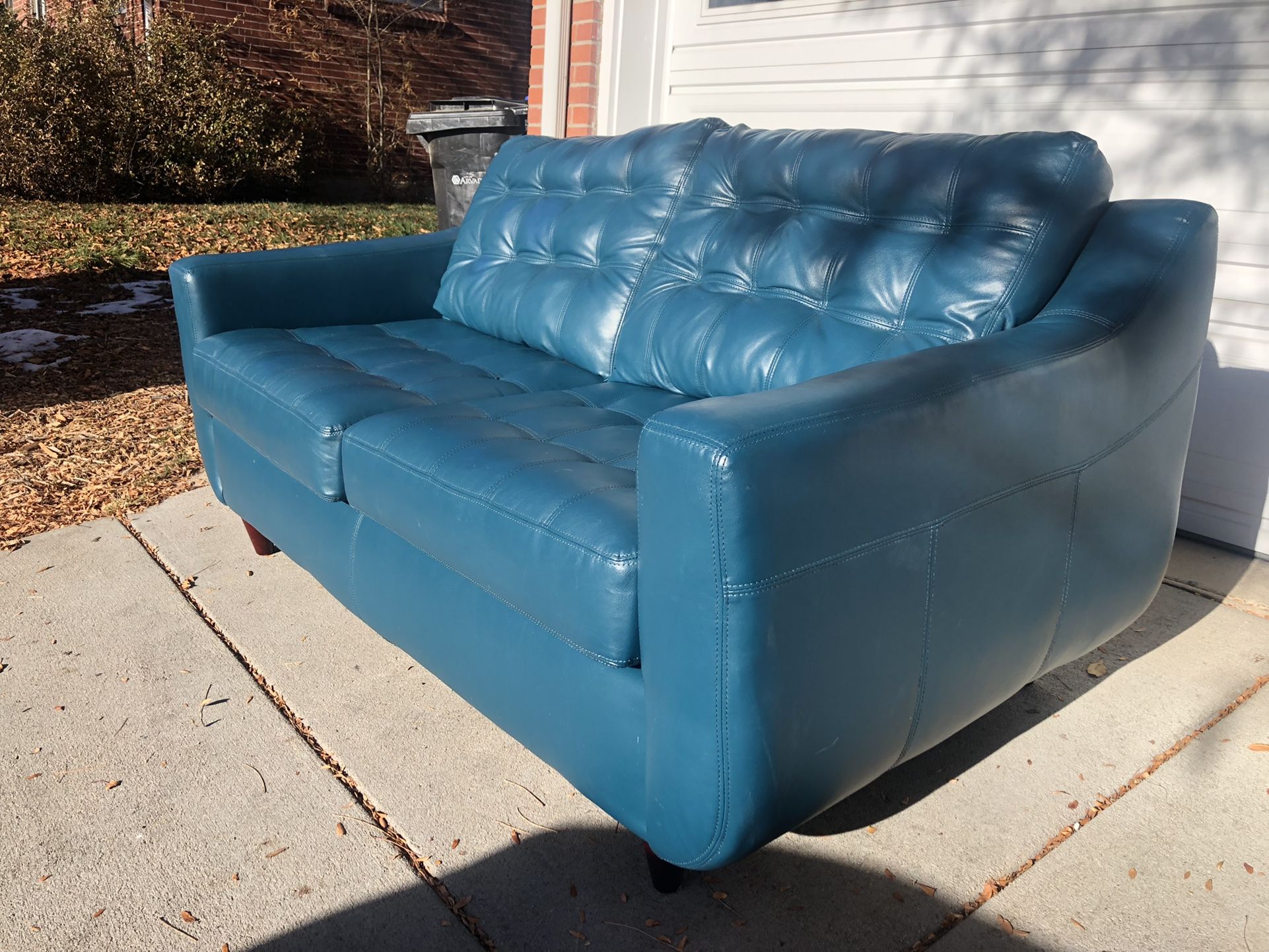 PENDING - Peacock Blue Couch/loveseat *Delivery Available