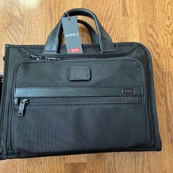 Tumi Alpha 2 Slim Deluxe Portfolio