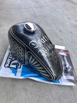 Custom painted harley davidson gas tanks deals