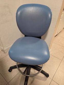 Chair blue up down pickup Thursday 8pm