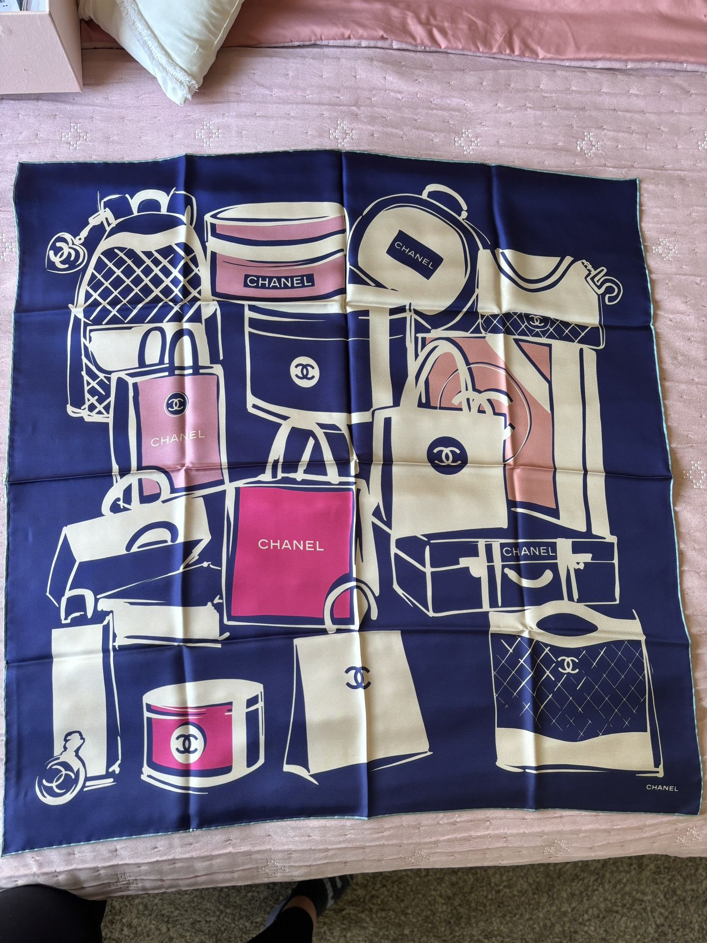 Authentic Chanel Silk scarf 35.1 x 35.1 in