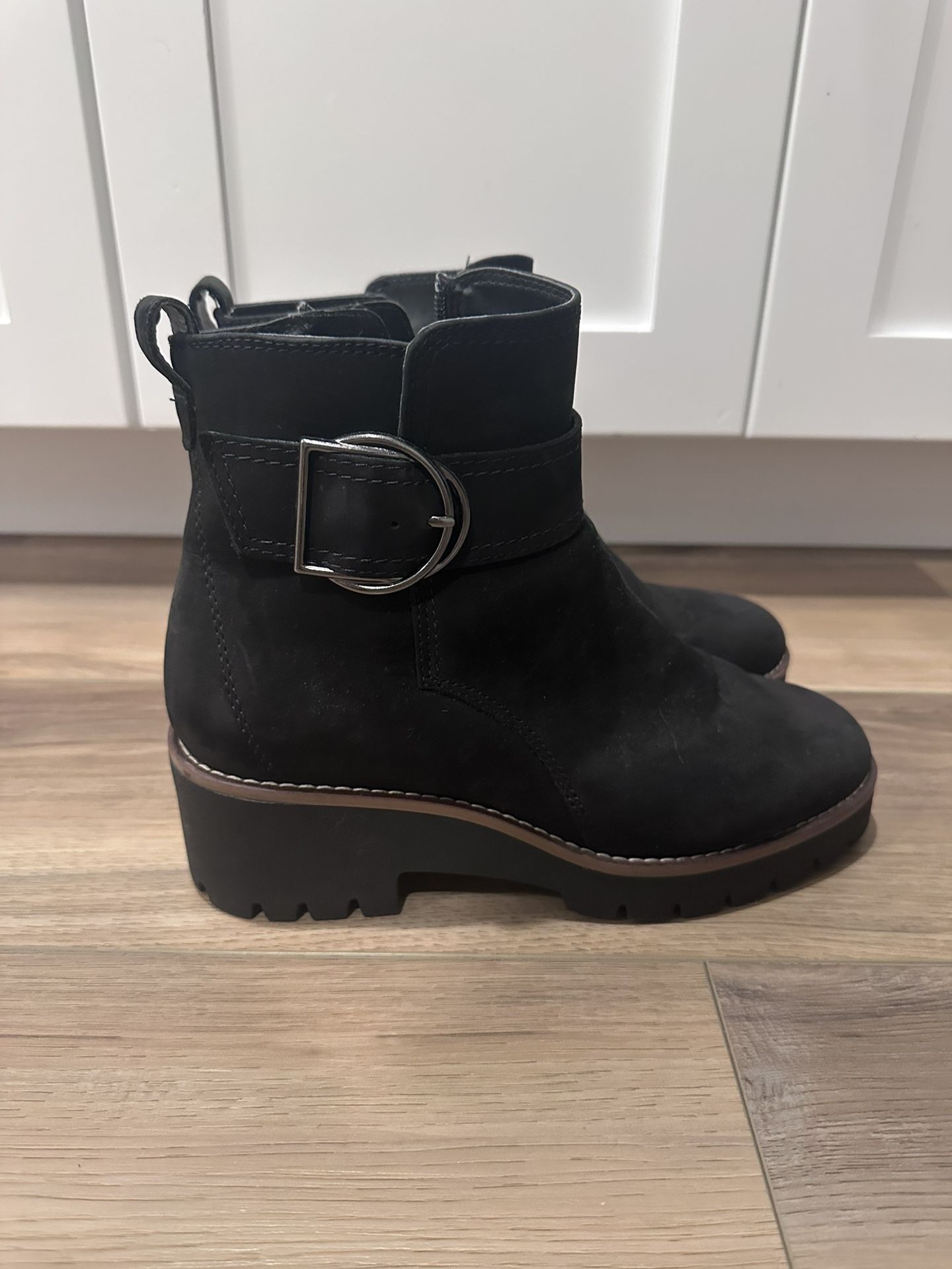 Blondo Waterproof booties - 8.5
