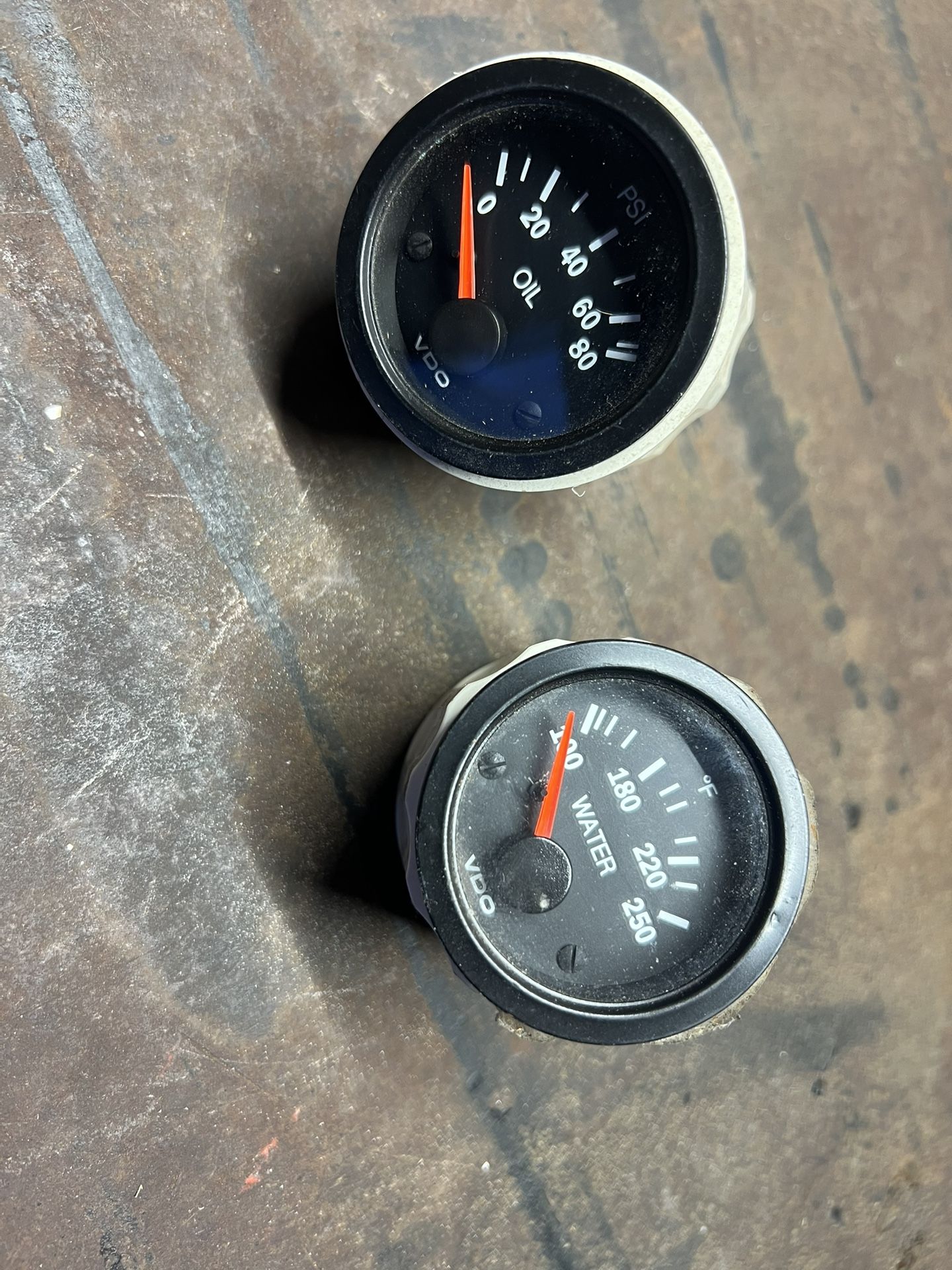 VDO WATER AND OIL GAUGES NEW