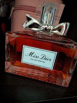Miss Dior perfume