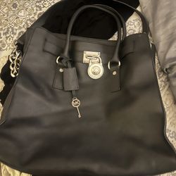 Authentic Michael kors Purse. 