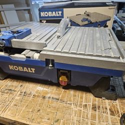 Kobalt 7" Sliding Wet Tile Saw KWS B72-06