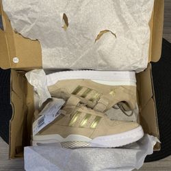 Women’s Adidas Shoe