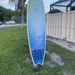 6’7” Hardtop Surfboard With Cover And Leash