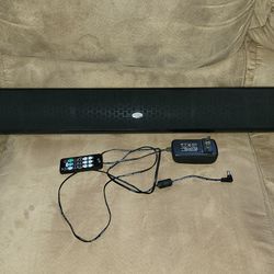 Sound bar with FM radio and aux in