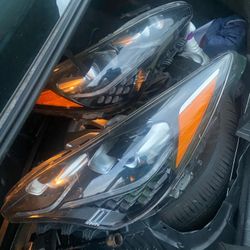 2022 Kia stinger GT Both Headlights Hid’s