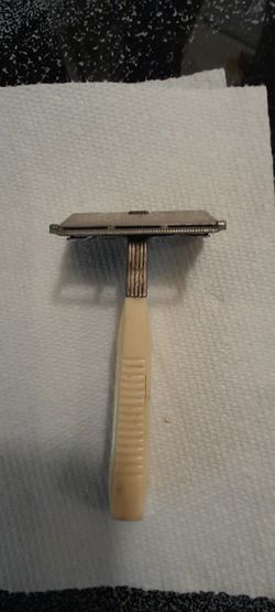 1950s Flip Top Razor