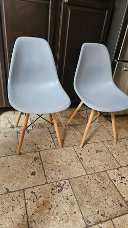 4 Chairs
